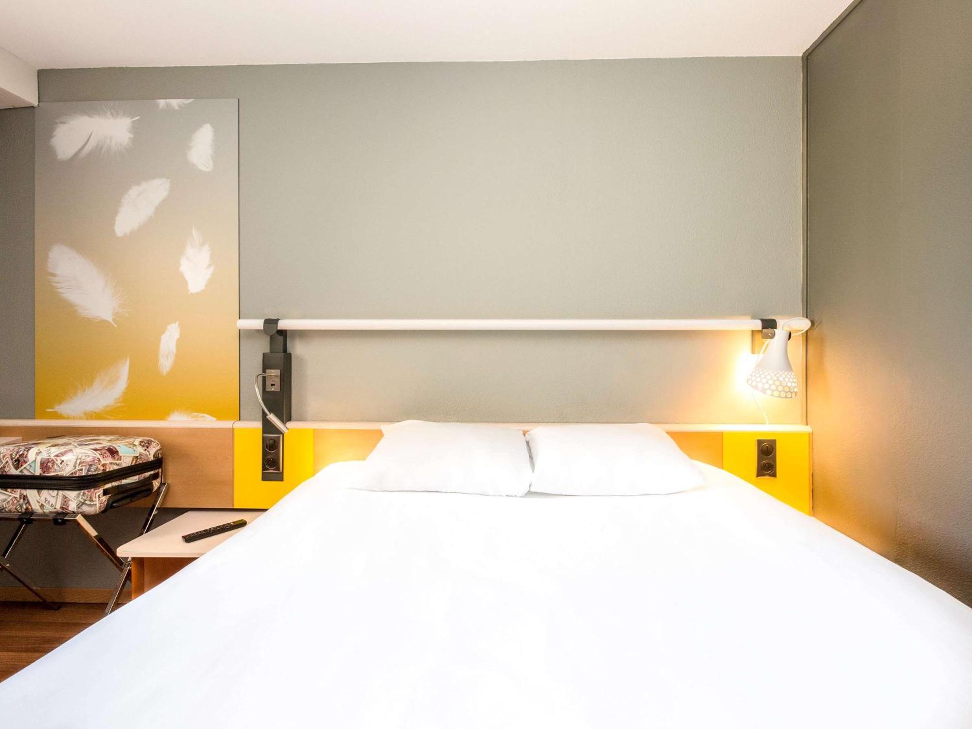 ホテル Ibis シストロン エクステリア 写真