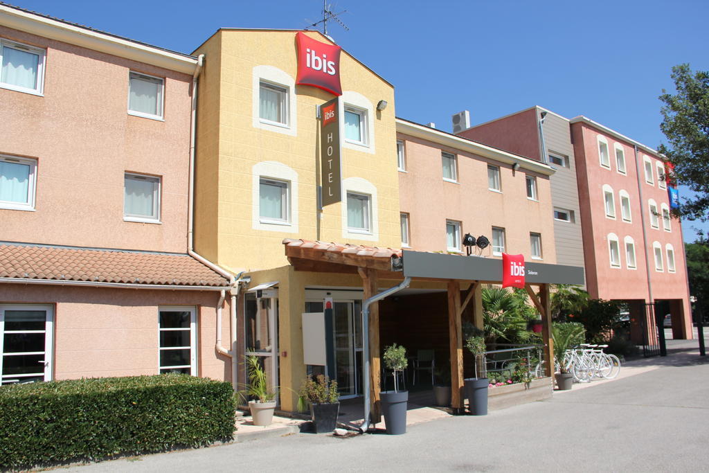 ホテル Ibis シストロン エクステリア 写真